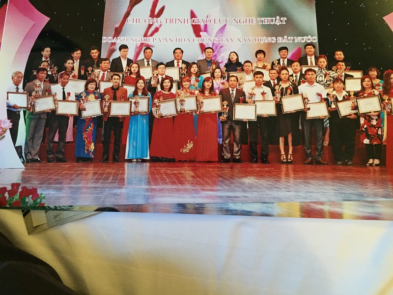 doanh-nhan-vang-the-ky-21---thuong-hieu-truong-ton-cung-dan-toc