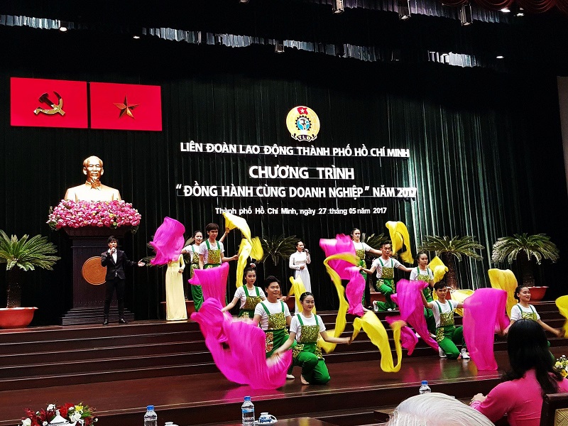nhon-hoa---doanh-nghiep-duoc-tuyen-duong-tai-chuong-trinh--dong-hanh-cung-doanh-nghiep
